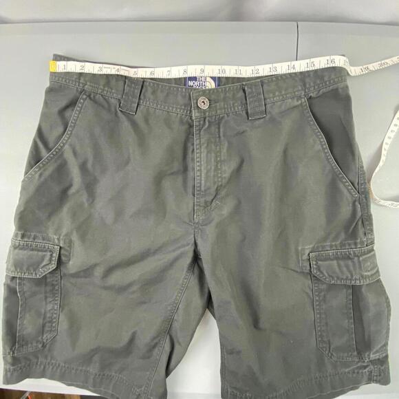 The North Face Men's Dark Gray Cargo Shorts - Men's size 34 - Picture 10 of 13